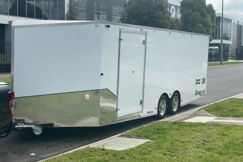 Enclosed car trailer 2018 