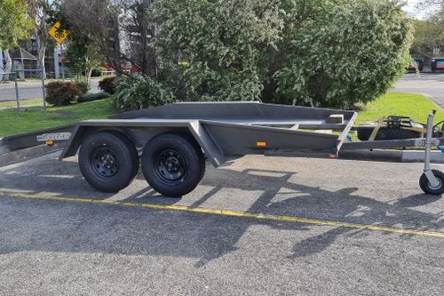 Tandem Beaver Tail trailer for sale