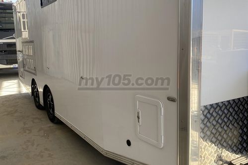 Enclosed motorbike trailer 