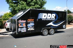 Fully enclosed racecar trailer