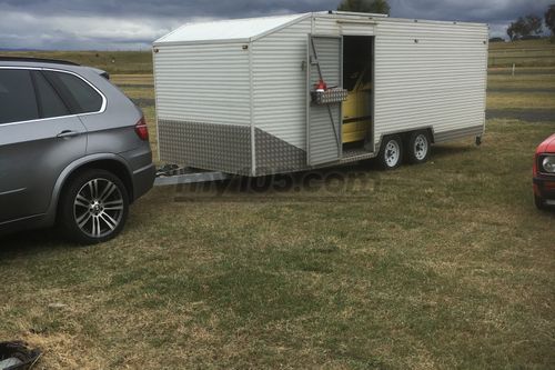 Enclosed car trailer 