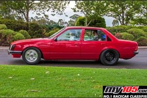 VH Commodore 1 Owner Suit Drag