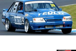 VK Commodore Race