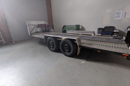 Open trailer 5mx1.95m (1.6m between wheels)