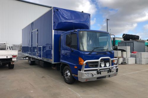 2006 Hino Fd enclosed car transporter with work