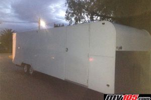 9 meter enclosed trailer