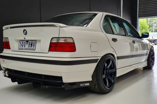 1996 BMW 318i E36 Sedan