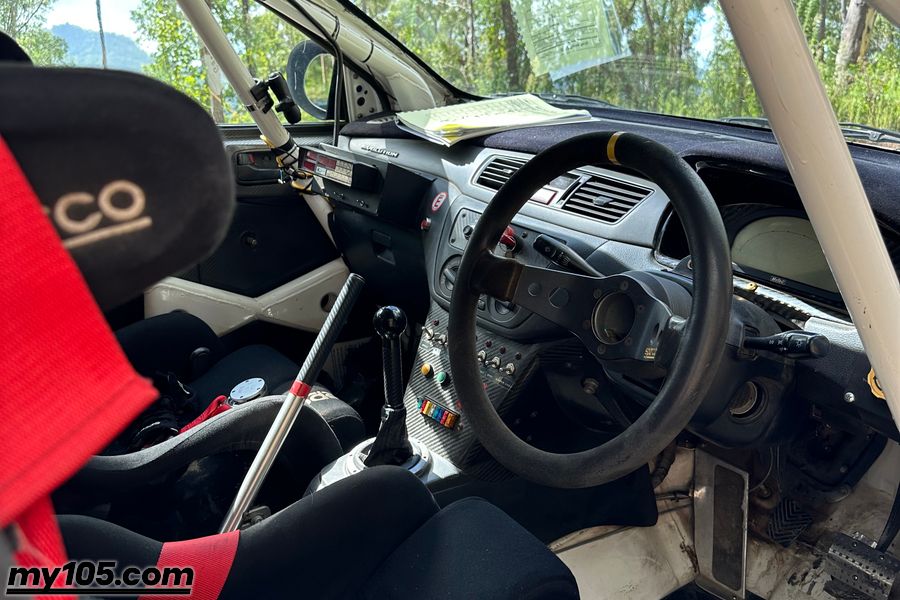 Mitsubishi Evo 7 Gravel Rally car 
