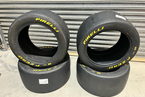 Pirelli DHD2 Slick Tyres